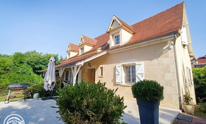 Lissac-et-Mouret House | L'Oasienne - LISSAC ET MOURET