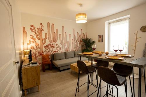 Montoir-de-Bretagne Apartment | L'Oasis - T2 Ambiance cactus et confort moderne