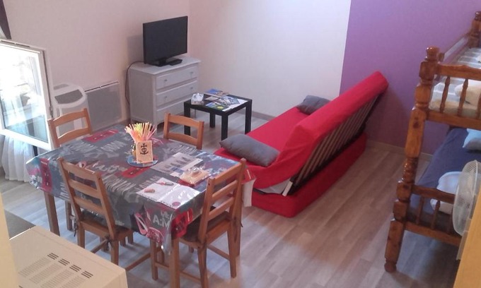 Salin-de-Giraud Apartment | L'oiseau bleu