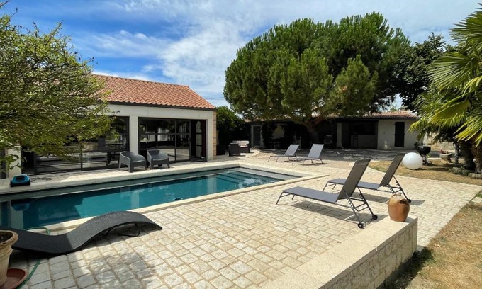 Bonneuil-Matours Bed & Breakfast | L'Olivier