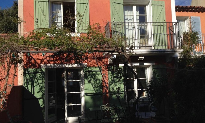 Gassin House | L'ombre de la Glycine du Golfe de Saint Tropez