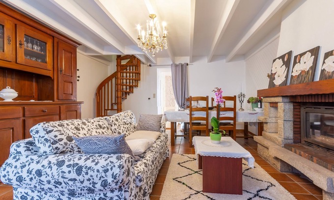 Limerzel House | L'Orchidée - Two Bedroom House, Sleeps 6