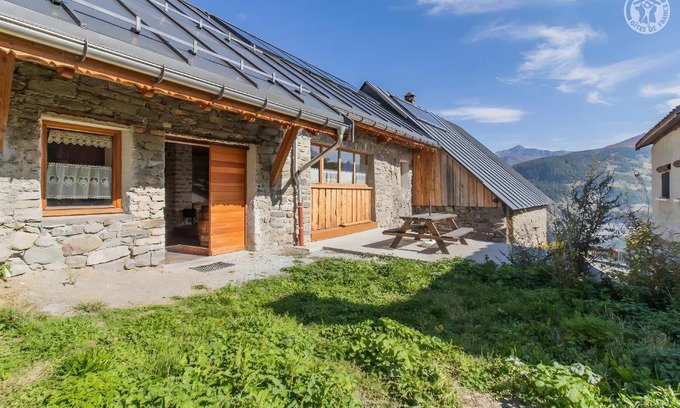 Montricher-Albanne Apartment | L'ours