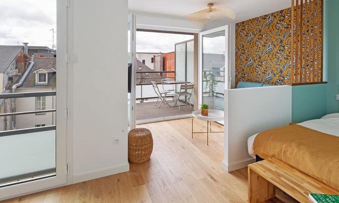 Madeleine-Champ de Mars Apartment | La Baleine Blanche