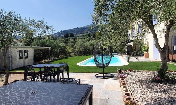 Grasse House | La Bastide Centifolia - Roses of May
