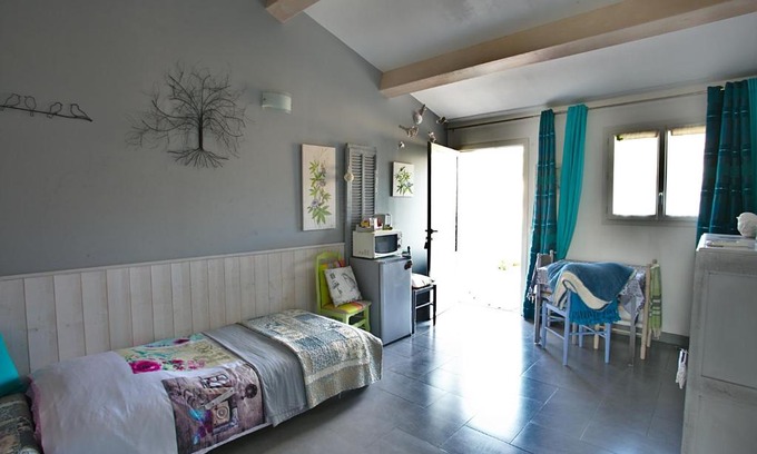 Le Castellet Bed & Breakfast | La Bastide des Sources