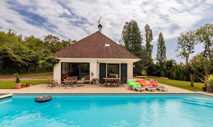 Salies-de-Bearn House | La Belle Salisienne - Maison vue montagne et piscine