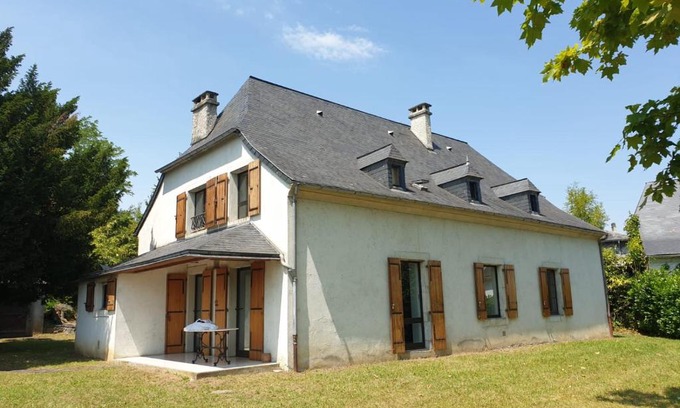 Lourdes House | La bergerie, maison spacieuse avec grand jardin, vue sur les Pyrénées