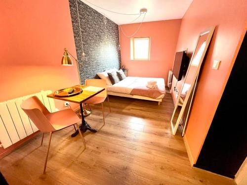Centre Ancien Apartment | la bonbonnière : studio