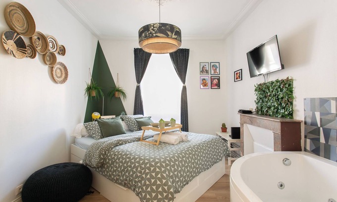 Petit Bois Apartment | La bulle de Canclaux, a spa in Nantes for a romantic getaway or a wellness experience