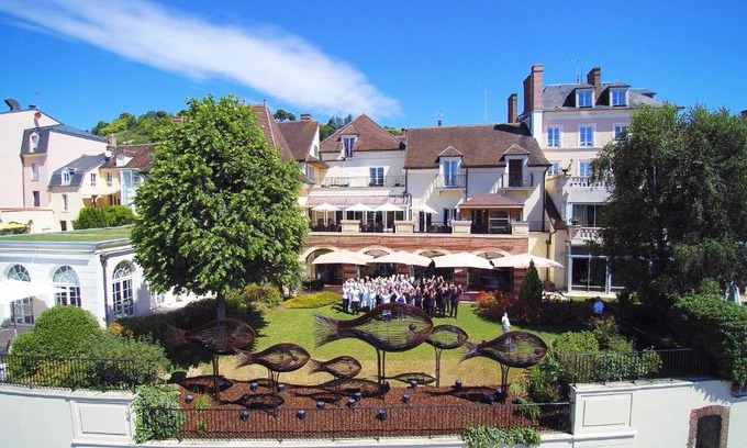 Joigny Hotel | La Côte Saint Jacques