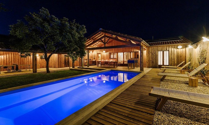 Saint-Georges-d'Oleron House | LA CABANE DU NAISSAIN 5*