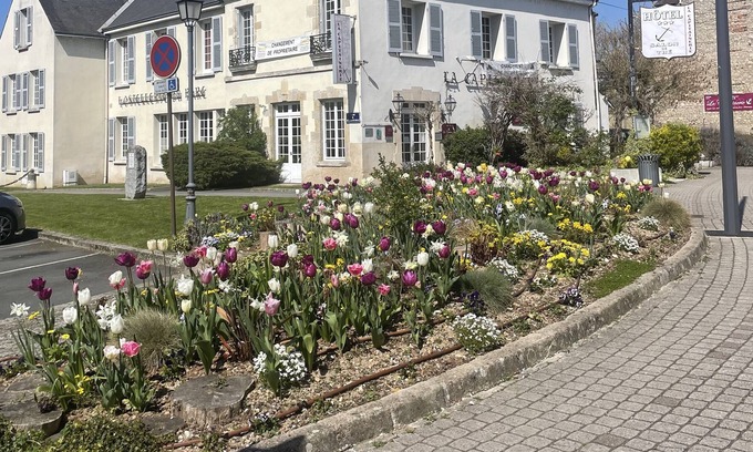 Chateauneuf-sur-Loire Hotel | La Capitainerie
