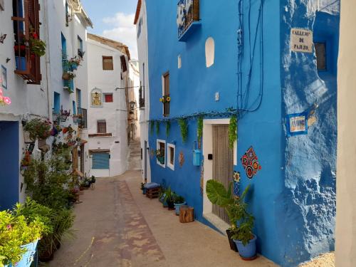 Chelva House | LA CASA AZUL