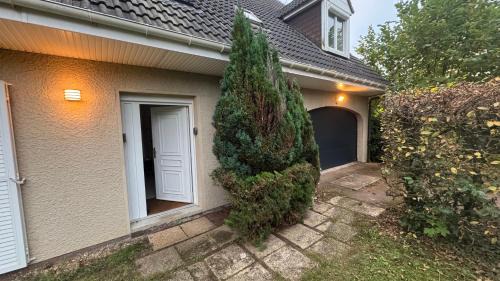 Les Essarts-le-Roi House | La Casa de Emilie