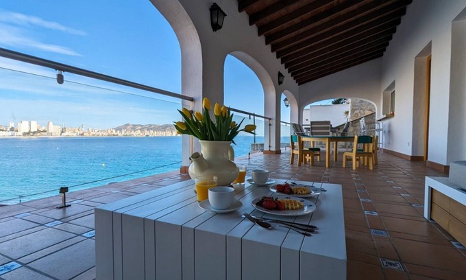 Benidorm Ski Chalet | LA CASA DE LOS ARCOS