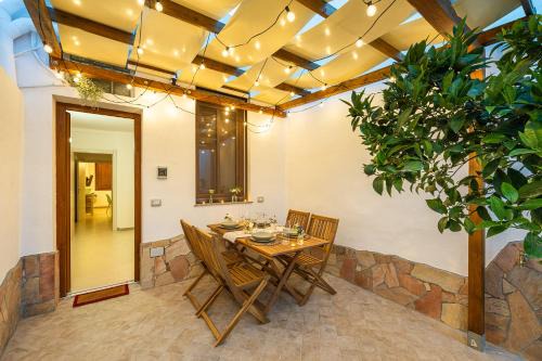 Capoterra House | La Casa dei Fiori d'Arancio
