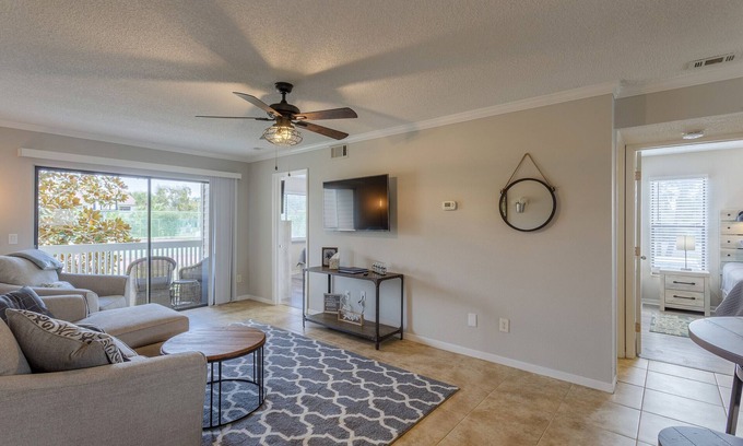 Dunedin Condo | La Casa Del Mar 604 Star5Vacations