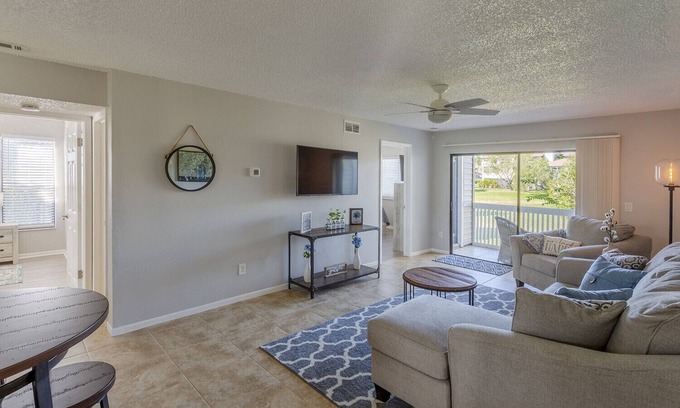 Dunedin Condo | La Casa Del Mar 610 Star5Vacations