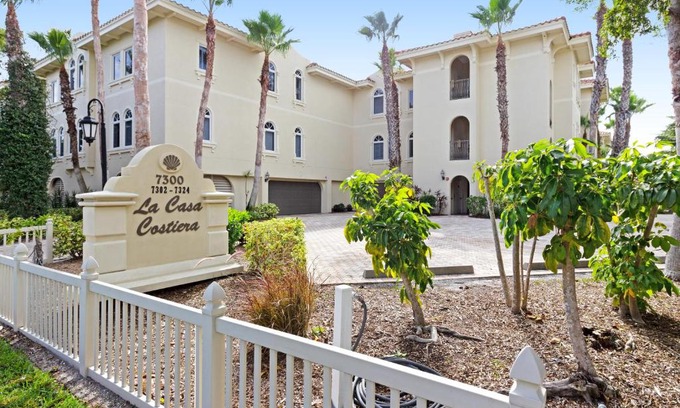 Holmes Beach House | La Casa Denton