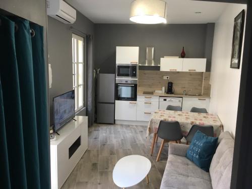 Belsunce Apartment | LA CASA DES PETITES MARIES terrasse clim wifi