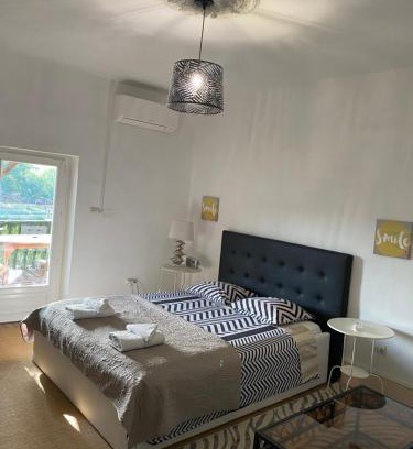 Capdenac-Le-Haut Apartment | La casa du port, Chambres, suite privée, appartement avec vue sur la rivière