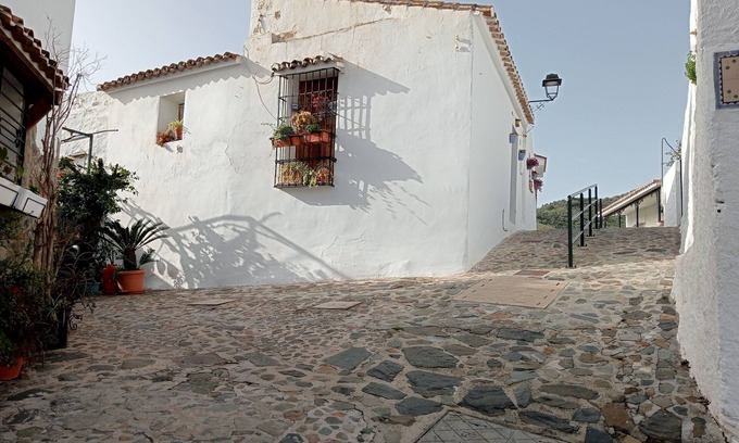 Macharaviaya Cottage | La Casa Rural de "jardín de Mucho" Está s en la Parte de la Axaquìa Malagueña