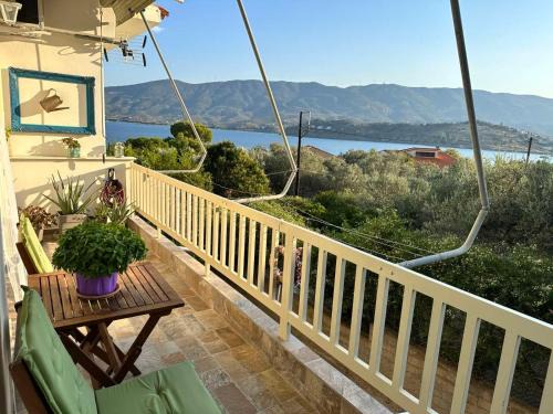 Poros Apartment | La Casa Sol Kyani Akti