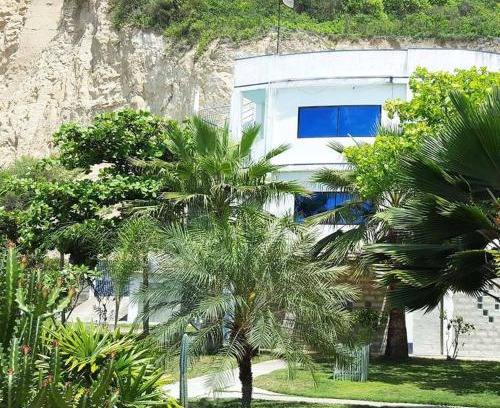 Canoa House | La Casa Ucraniana