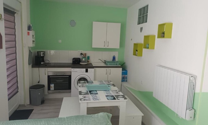 La Fere Apartment | LA CASA VERDE