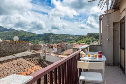 Scano di Montiferro House | La Casetta - Sea And Mountain
