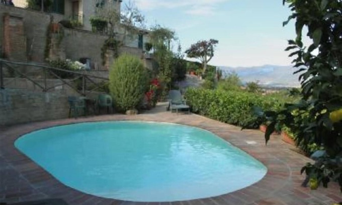 Cavriglia House | "La Casina delle Fate" a pretty little house in Tuscany