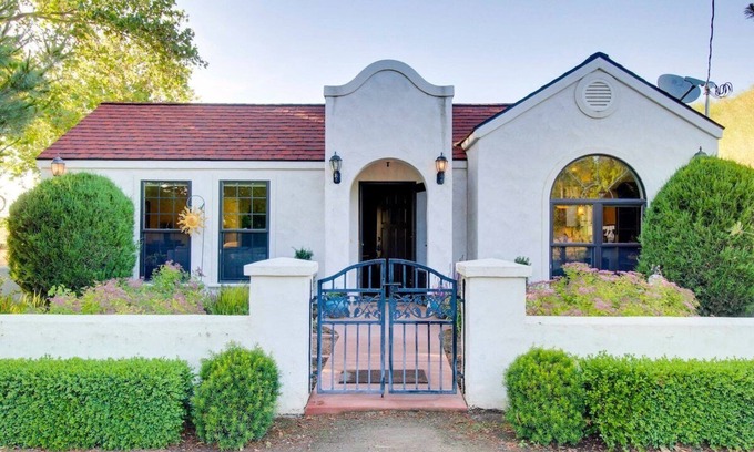 Milton-Freewater Villa | La Casita at Castillo de Feliciana-Winery on site