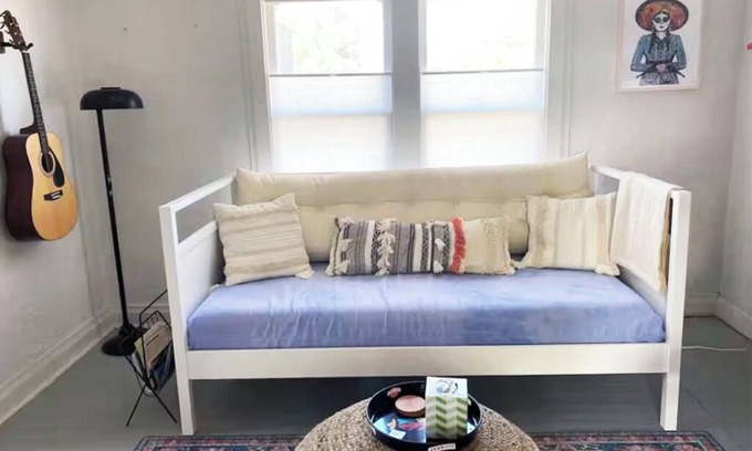 Marfa House | La Casita Azul - Cozy Casita with Large Backyard in Marfa, TX