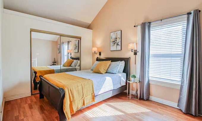 El Paso House | La Casita de Lulu, in the Heart of West Side