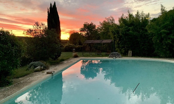 Saint-Maximin Cottage | La Cervezanne Self-catering cottage in Mas du Gavot Uzès