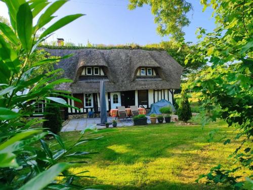 Saint-Christophe-sur-Conde House | La Chaumière Enchantée