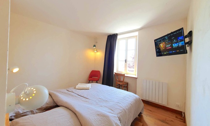 Contrieres Other | La Chambre de Lorette