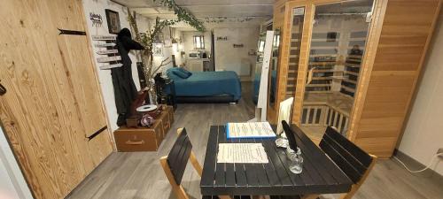Longueval-Barbonval House | La chambre secrète des sorciers