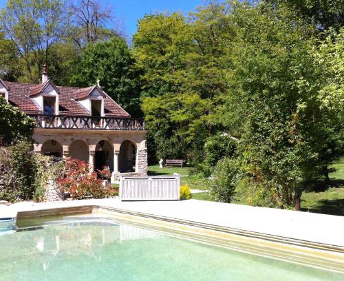 Saint-Loup-Geanges Bed & Breakfast | La chapelle du Domaine