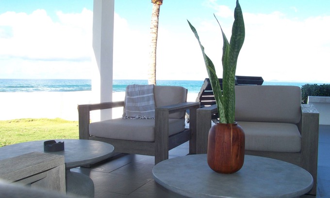 Bravos de Boston House | La Chata Beach House - Ocean Front!