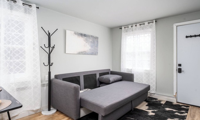 Elysian Heights Apartment | LA Chic Studio: Echo Park Haven