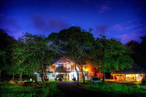Las Escobas del Venado House | La Choza Playa Venao