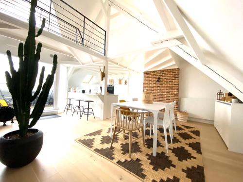 Old Town Apartment | LA CLE DES TOITS