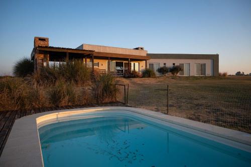 Carmelo House | La Colina by Puerto Dijama