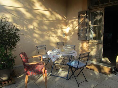 Banne Bed & Breakfast | La Colline Bleue