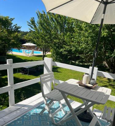 Saint-Romain House | La Colline de Tilleul - Les Deux Puits - Cosy Cottage with swimming pool near Aubeterre