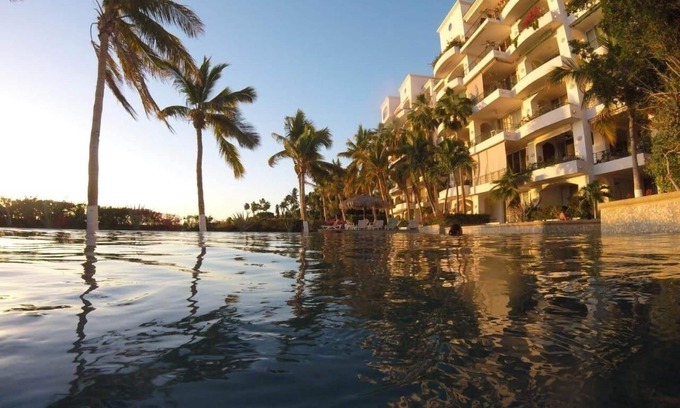 La Paz Condo | La Concha Condominio, beautiful swimming beach, you can hear the waves