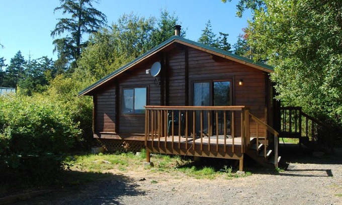 La Conner Resort | La Conner Camping Resort Beach Cabin 1