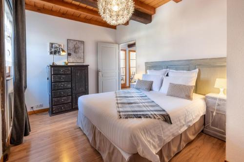 Saint-Hippolyte Bed & Breakfast | La Cour St-Fulrad - Les Suites